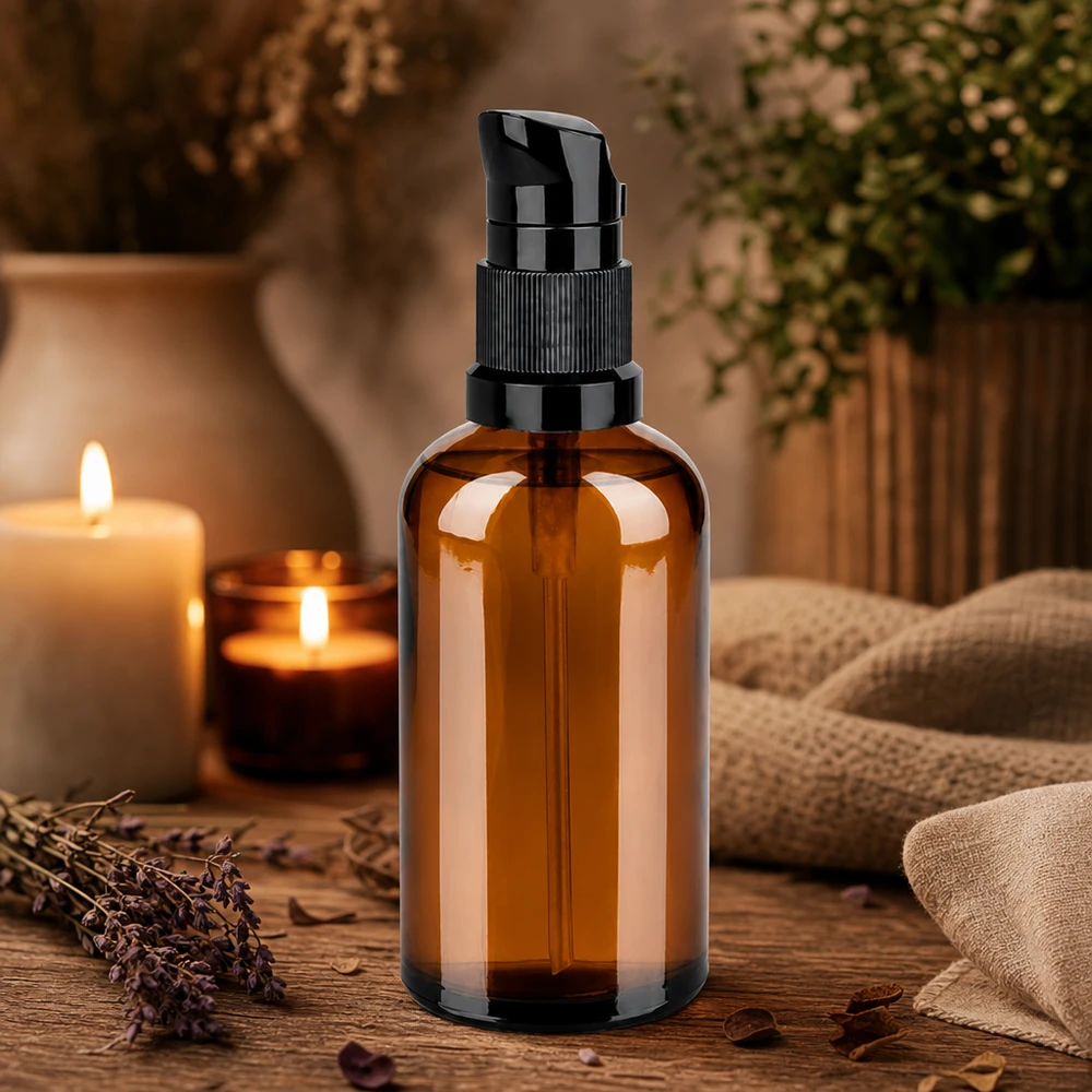 Kompakte 100ml Reiseflasche braun mit auslaufsicherem schwarzen Pumpverschluss