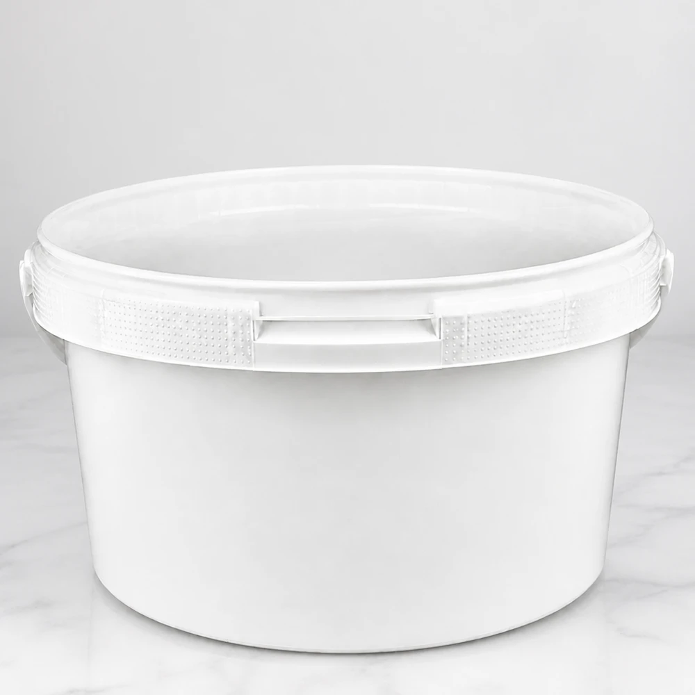 Eimer 3.5L aus weißem Kunststoff Polypropylen ohne Deckel Breiter flacher PP-Eimer 3,5L in Weiß mit tamperevidentem Verschlussband