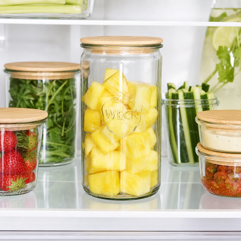 WECK Vorratsglas 1590ml RR100 im Kühlschrank mit Ananas gefüllt zur frischen Obst Aufbewahrung mit Holzdeckel