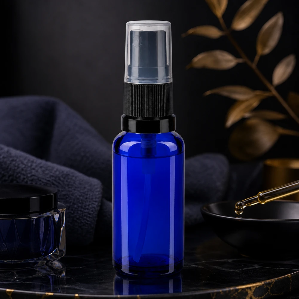 Apothekenflasche blau 30ml Sprayaufsatz schwarz Hochwertiger 30ml blauer Apotheken Glaszerstäuber mit transparentem Deckel im Luxusambiente