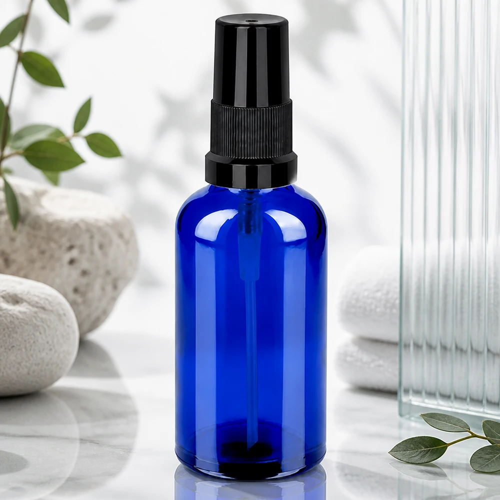 Kompakte STD BlueLine 50ml Flasche mit schwarzem Sprühsystem für mobile Anwendungen unterwegs
