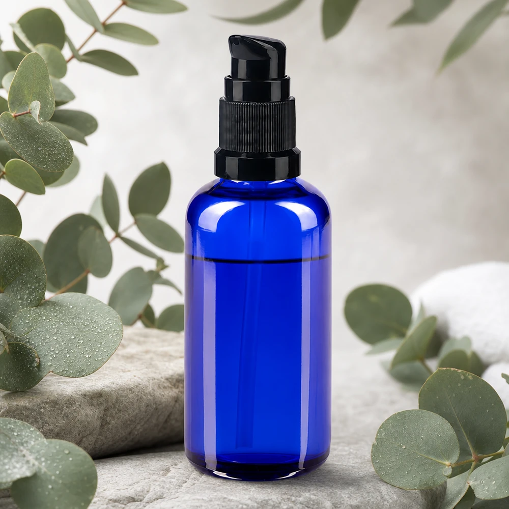 UV-schützende blaue 50ml Apothekerflasche mit schwarzem Pumpverschluss