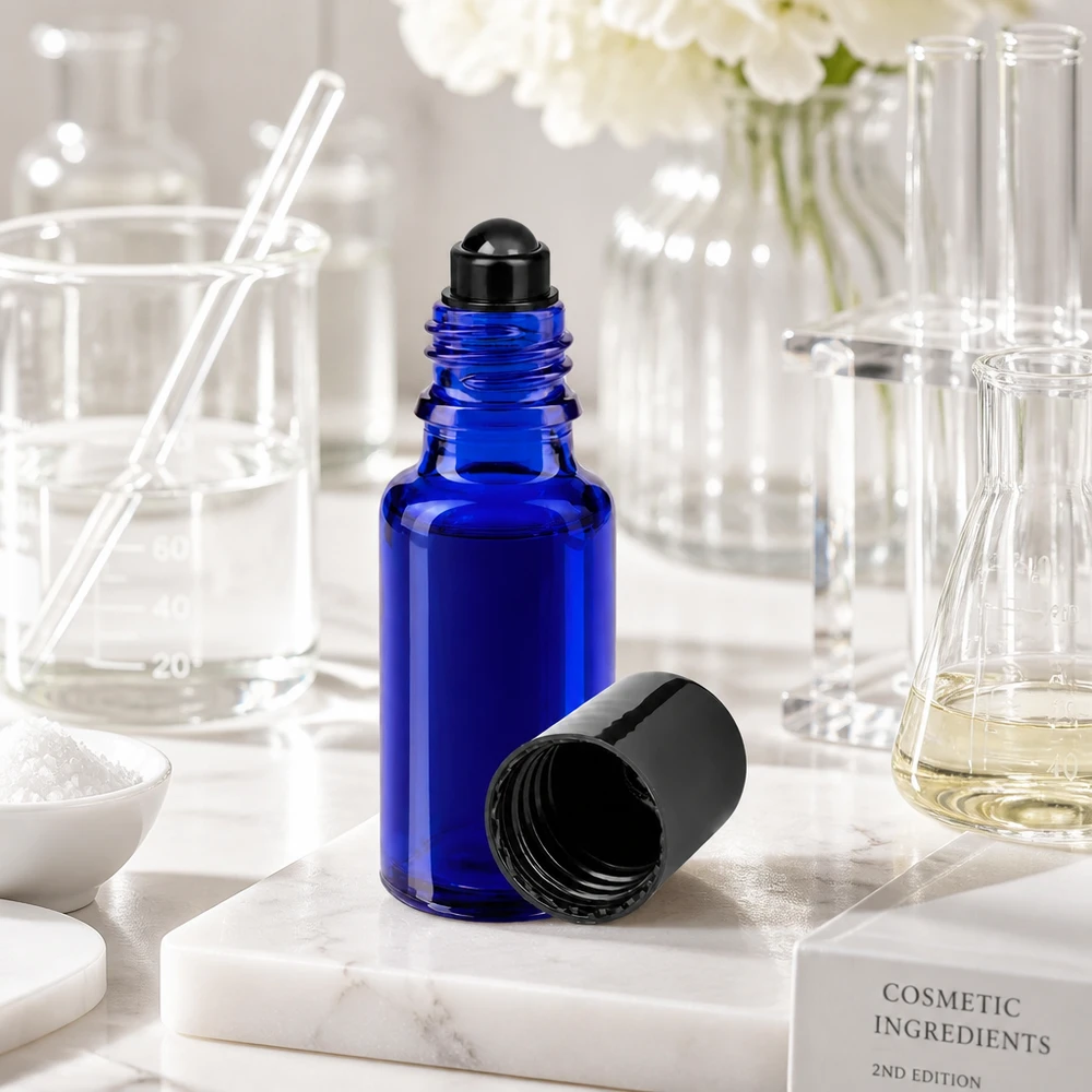 Lichtschutzflasche blau 20ml mit Rollkugelapplikator und separatem Schraubverschluss