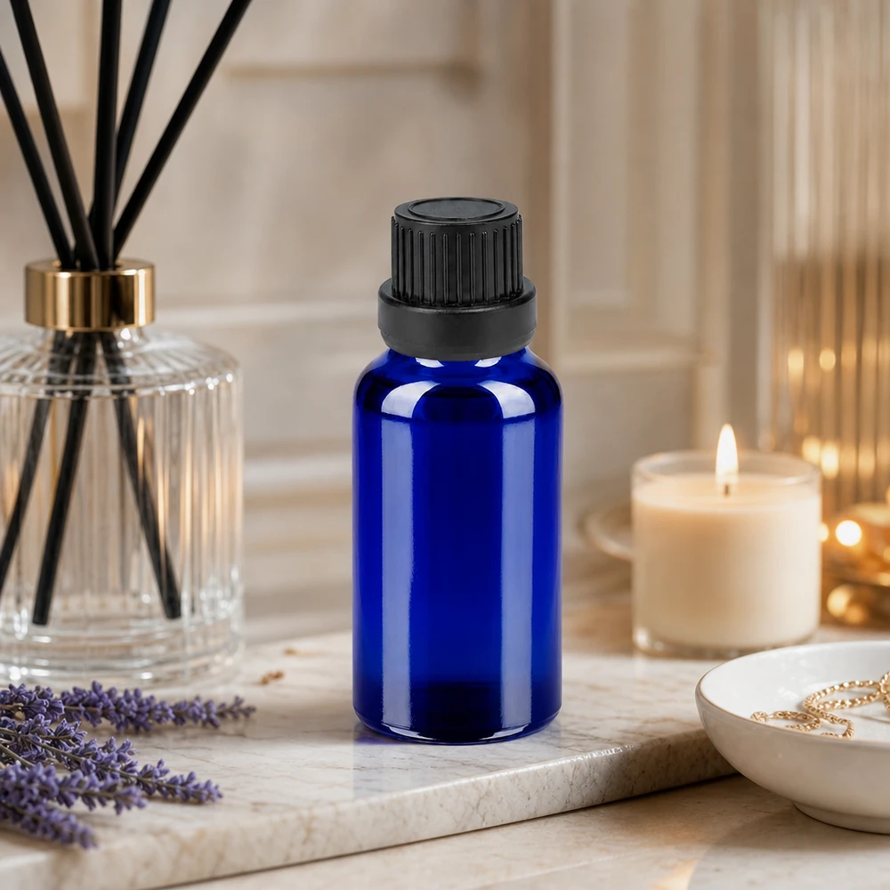 Stilvolle 20ml Flasche mit matter Oberfläche und schwarzem Deckel für Wellness-Produkte