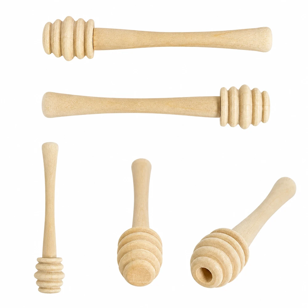 Honiglöffel aus robustem Ahornholz / 10.5 cm lang Fünf Ahornholz Honiglöffel in verschiedenen Ansichten zeigen detaillierte Rillenstruktur und ergonomische Griffformen