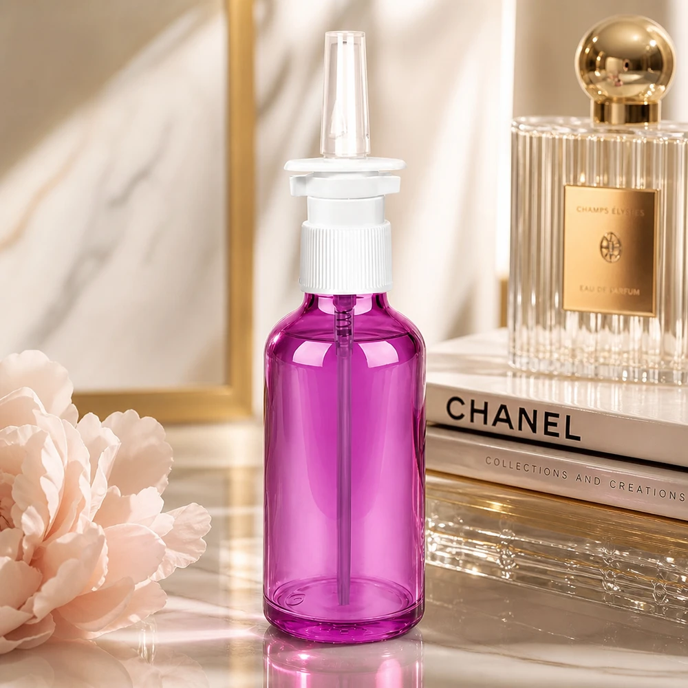 50ml Nasensprayflasche weiß/transparent Standard PurpleLine. UT18/50 Praktische 50ml Nasenspray-Verpackung in Purple mit optimaler Sprühverteilung für therapeutische Nutzung