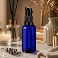 Kompakter 30ml Glasbehälter BlueLine mit präzisem Dosierpumpspender für tägliche Pflege