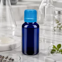 Kompakte BlueLine 20ml Glasflasche mit UT18/20 Gewinde für sichere Aufbewahrung von Essenzen