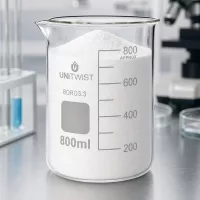 Transparentes Becherglas 800ml niedrige Form UNiTWIST BORO 3.3 mit pulverförmigem Inhalt