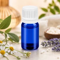 Elegante 5ml Flasche in Apothekerqualität mit weißem Verschluss für Wellness