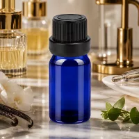 Elegante 5ml Flasche in Kobaltblau mit mattschwarzem Verschluss für hochwertige Essenzen