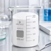 UNiTWIST Becherglas 400ml BORO3.3 niedriger Form mit Laborzubehör auf Edelstahltisch