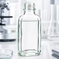 Kleine 50 ml Laborflasche aus klarem Glas flach rechteckig DIN22