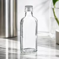 Meplat Flasche 100ml klar mit silbernem Aludeckel PP22 minimalistisches Design Studio