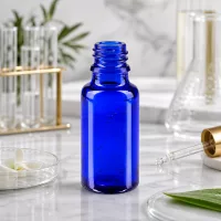 20ml ApoGlas Flasche in intensivem Blau mit glatter Oberfläche für professionelle Etikettierung
