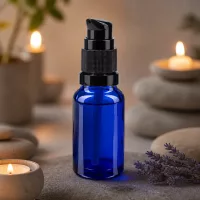 Blaue 10ml Tropfflasche mit Pumpe aus UV-Schutzglas für empfindliche Wirkstoffe