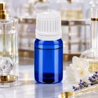 Praktische 5ml Flasche aus hochwertigem Glas mit auslaufsicherem weißem Verschluss