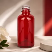 Leuchtend rote Apothekenflasche RedLine UT18/50 UNiTWIST mit intensiver Farbgebung für bessere Sichtbarkeit