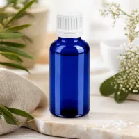 Präzise dosierbare 30ml Flasche mit engem Hals für exakte Anwendung von Konzentraten
