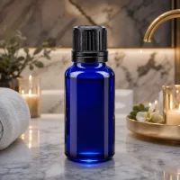 Blaue 20ml Apothekerglasflasche mit weißem 0,9mm Tropfeinsatz für empfindliche Wirkstoffe