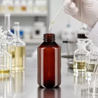 Langlebige UV-Schutz PET Flasche 750ml braun mit weißem OV für empfindliche Substanzen