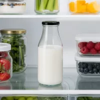 UNiTWIST 330ml Glasflasche mit BasicSeal Deckel schwarz perfekt für Kühlschrankaufbewahrung
