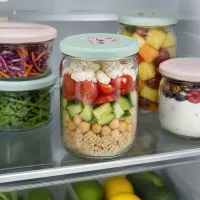 Rundes Vorratsglas 555ml mit dekorativem BasicSeal Herzdeckel in mint für Salatschichten im Kühlschrank