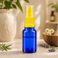 Praktische 10ml Glasflasche mit gelbem Pumpzerstäuber für Reise und unterwegs BlueLine Serie