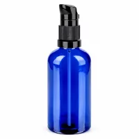 Handliche blaue Glasflasche mit Pumpspender 100ml perfekt für Lotions und Öle