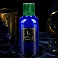 Handliche 50ml Glasflasche BlueLine mit wiederverschließbarem grünem Schraubdeckel