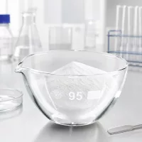 Kompakte Glasschale mit Ausguss 95mm ideal für chemische Analysen und Laborarbeiten