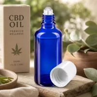 Schlanke blaue Apothekerflasche 50ml mit Rollauftrag für gezielte topische Anwendung