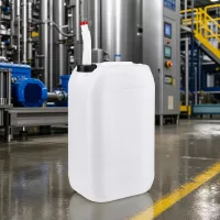 Robuster 15 Liter Kanister mit roter Kappe und flexiblem Ausgießer für Industrie