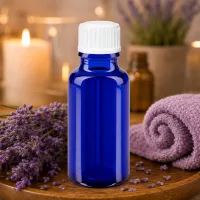 Blaue Glasflasche 20ml GR STD für ätherische Öle in entspannender Spa-Atmosphäre