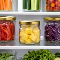 Kleine Vorratsbehälter aus Glas 33ml mit goldenem Schraubverschluss für gesunde Snacks UNiTWIST