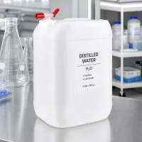 25 Liter Kanister mit Auslaufhahn für gereinigte Laborflüssigkeiten in Laborumgebung