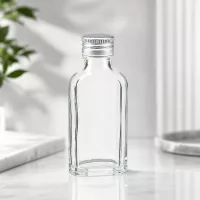 Hochwertige 50ml Glasflasche Meplat mit flacher Rechteckform und silbernem PP22 Alu Schraubdeckel