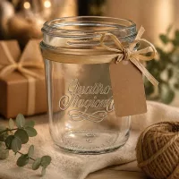 320ml Quattro Stagioni Einmachglas mit Schleifenband und Geschenkanhänger als Dekoration auf rustikalem Holztisch